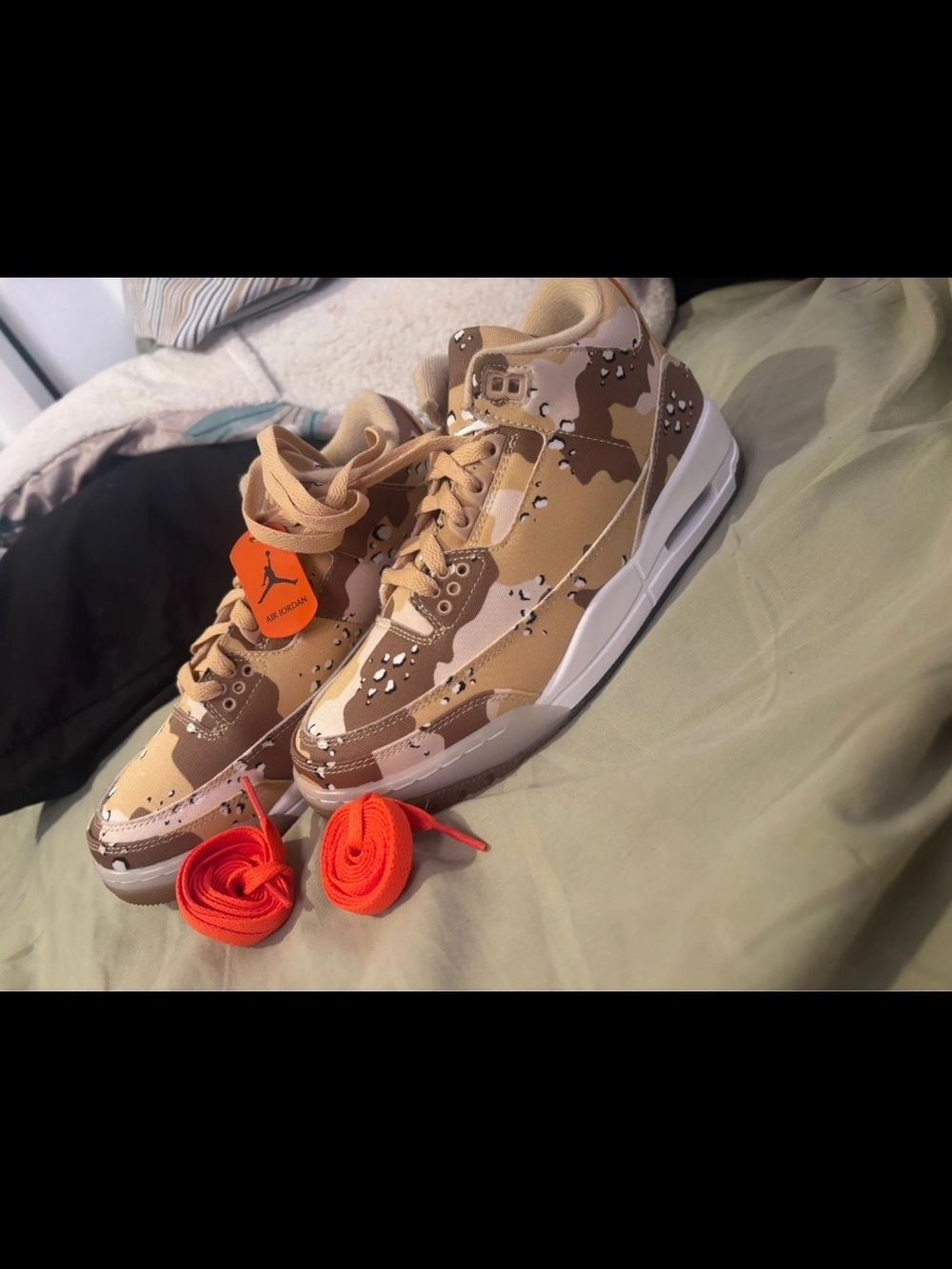 Jordan Womes Size 7 Retro 3 Desert Camo Sneakers in Tan with Orange Accents